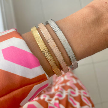 Trio de pulseiras braceletes Pai Nosso em aço dourado, rose e prateado